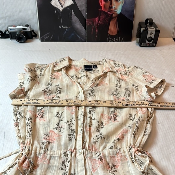 Button down sheer blouse with butterfly print - Picture 8 of 10